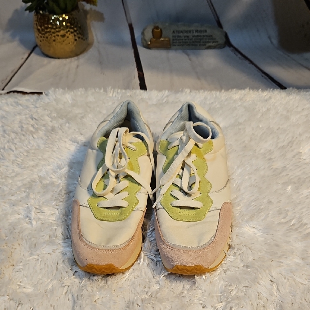 Retro‎ Sneakers Pastel Pink Green Accents Comfortable Everyday Casual Shoes